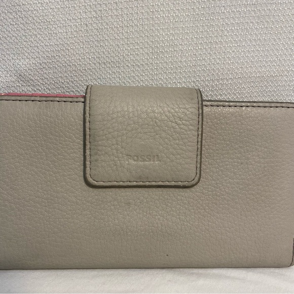 Fossil Wallet Gray & Pink Leather Credit Cards Zip Coin Dollar Compartment Snap - Picture 1 of 10